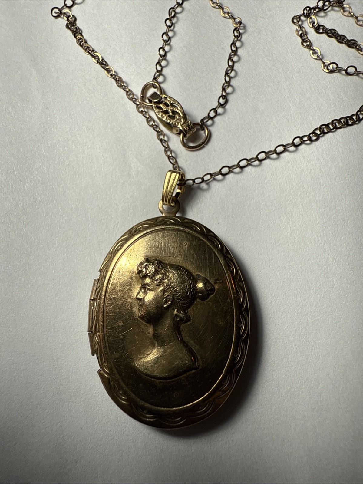 Necklace Pretty Locket Gold Filled ? Victorian Pretty Lady 100 Years Left Facing