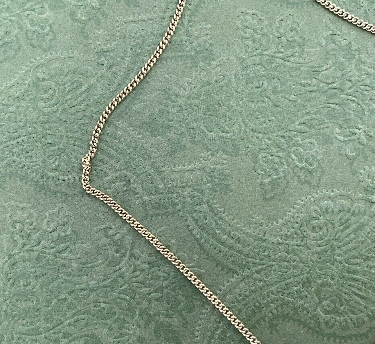 18K Yellow Gold Tane Link Oval Pendant Chain Necklace (17″) – 7.7 Grams