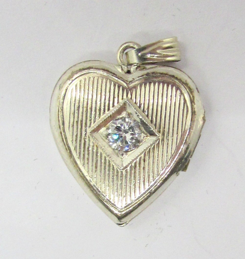 WHITE GOLD FILLED 1/10 CT GENUINE DIAMOND HEART LOCKET PENDANT 22X15MM ~2.0G