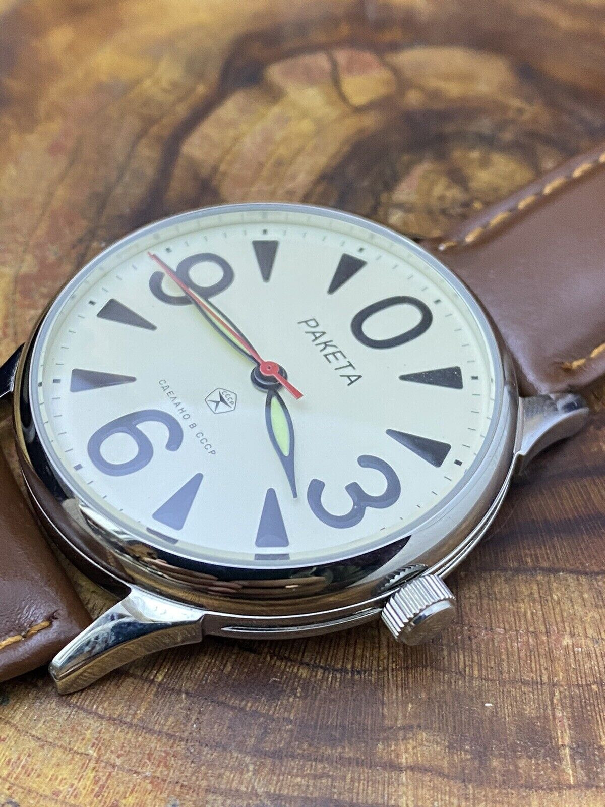 Vintage Raketa “Big Zero” Watch – Minimalist Soviet Style with Distinctive Dial