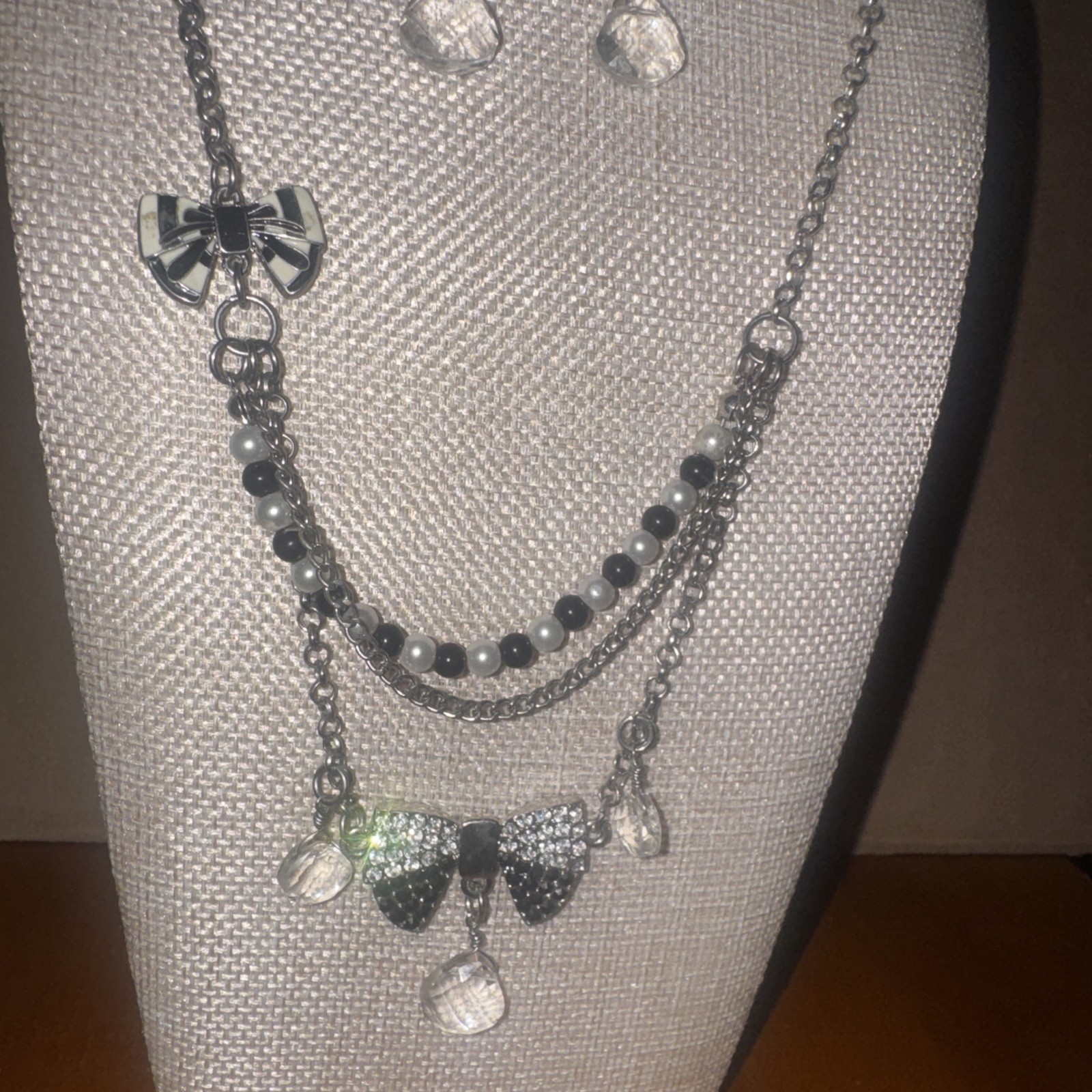 Ritzy Couture Fancy Three-Strand Decorated Bow Necklace, bracelet & earrings