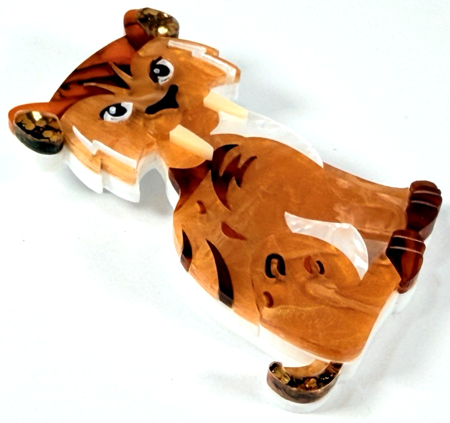 [DEER ARROW] Acrylic Brooch Orange *SABRE TOOTH TIGER* Very Good Condition