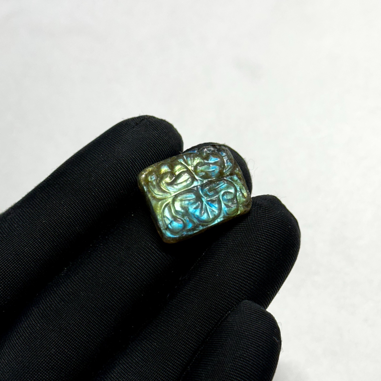 Genuine Labradorite Carving 22.20Ct Multi-Color Flash Hand-Polished Gemstone