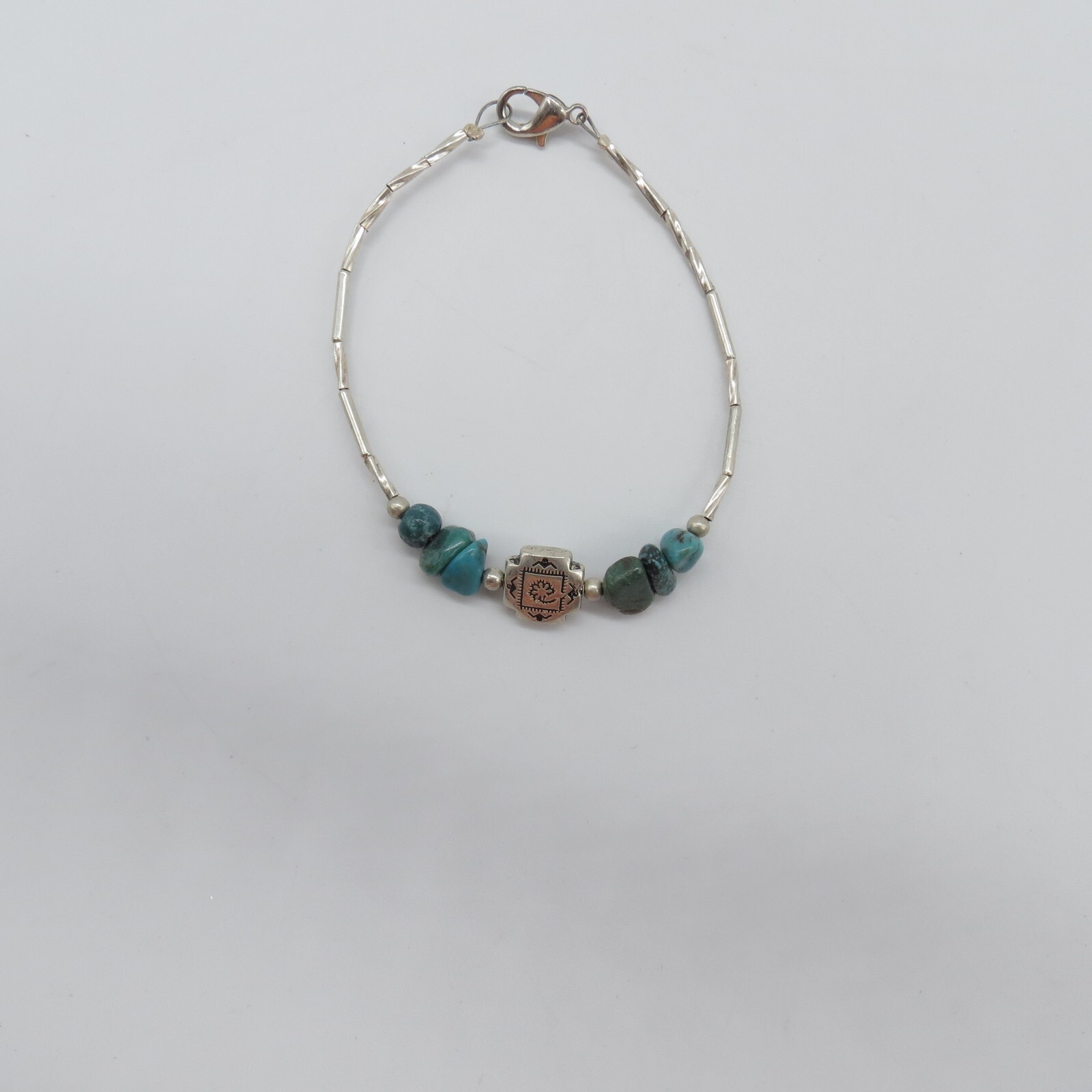 Turquoise Chip Beads Boho Bracelet Silver Tone Southwest Everyday Wear 6.25″