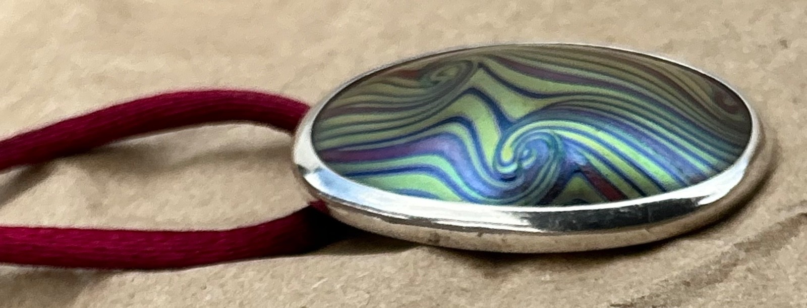 Vtg 1977 Orient & Flume Pendant Necklace Art Glass Iridescent Sterling Favrille