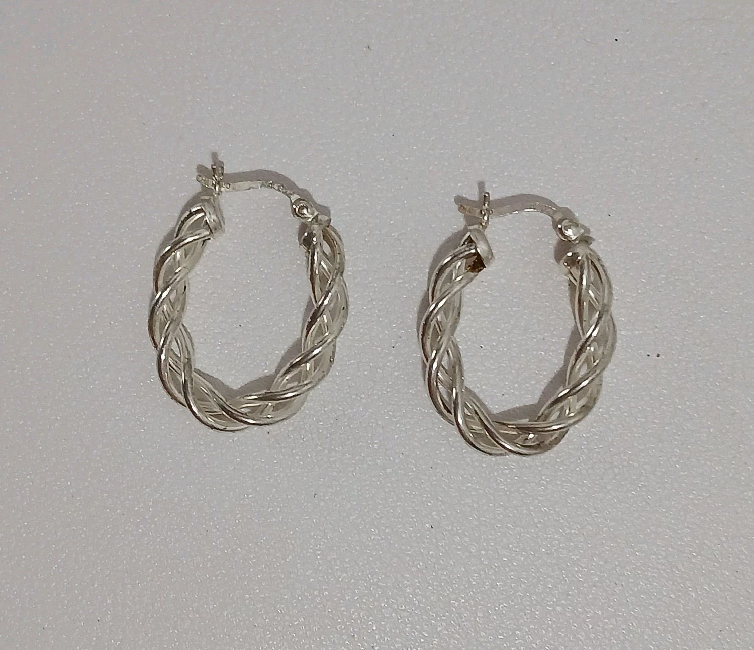 Twisted Wire Oval Hoop Earrings 925 Sterling Silver Thailand Signed