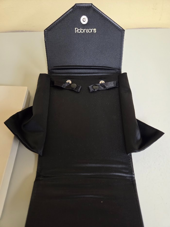 New Leatherette Jewelry Necklace Chain Presentation Display Folder Robinson’s