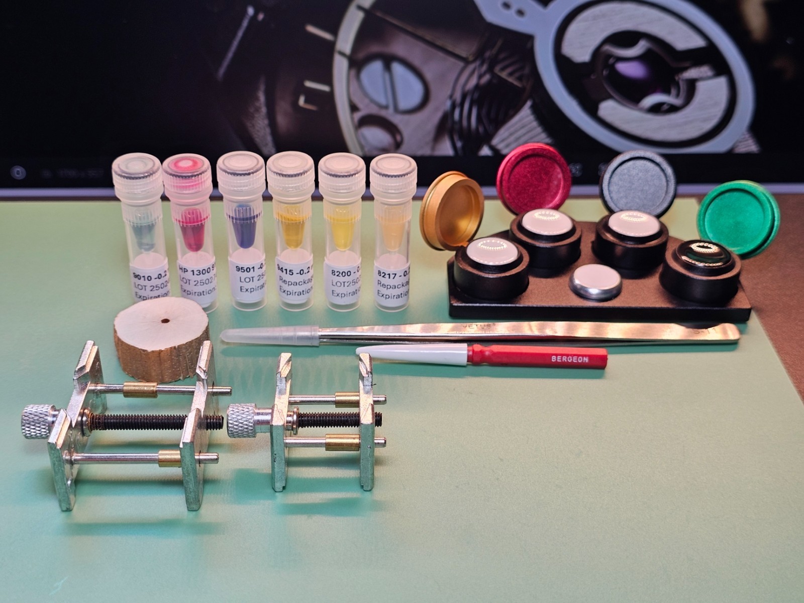 Moebius Watch Oils Kit: Bergeon Oiler, Oil Dish, Repackaged Oils 0.2ml