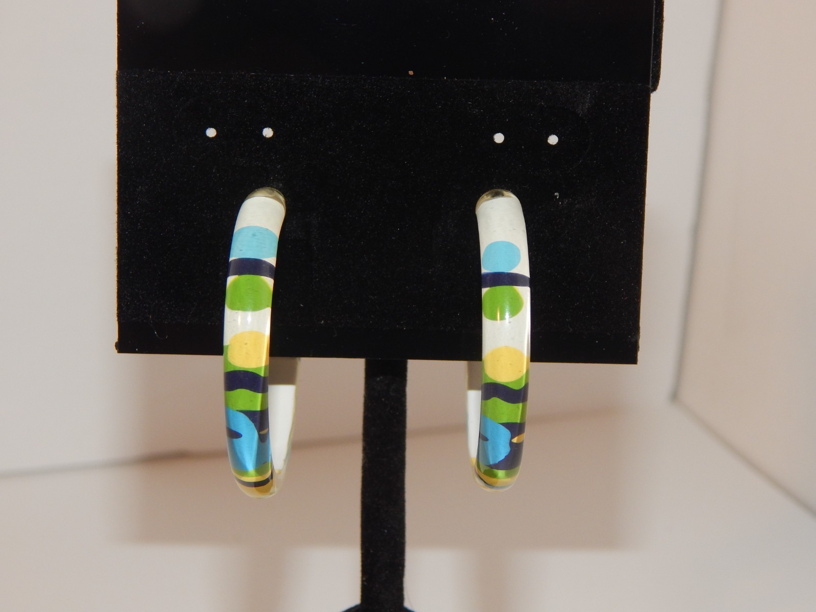 Vtg Retro Lucite Acrylic Geometric Print Hoop Earrings Multicolor Unique 1.5″ D