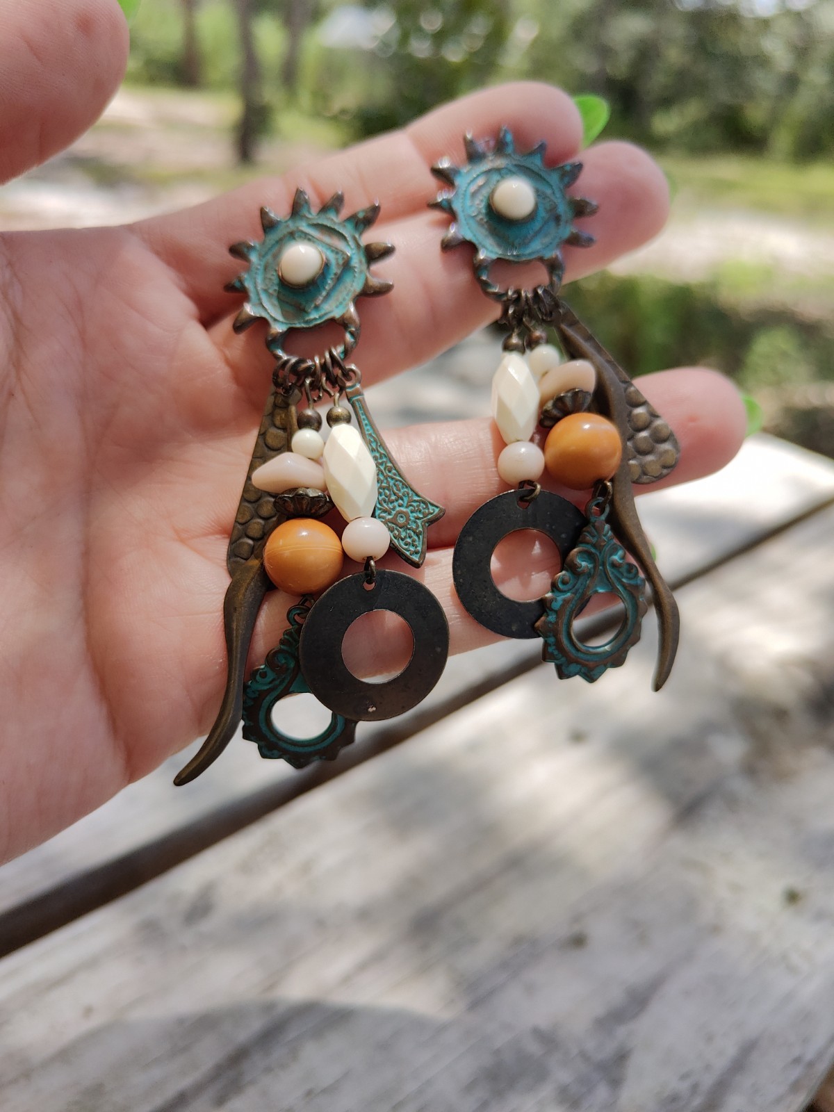 Vintage 90’s Boho Southwestern Dangle Post Charm Earrings Sun Bronze Beads