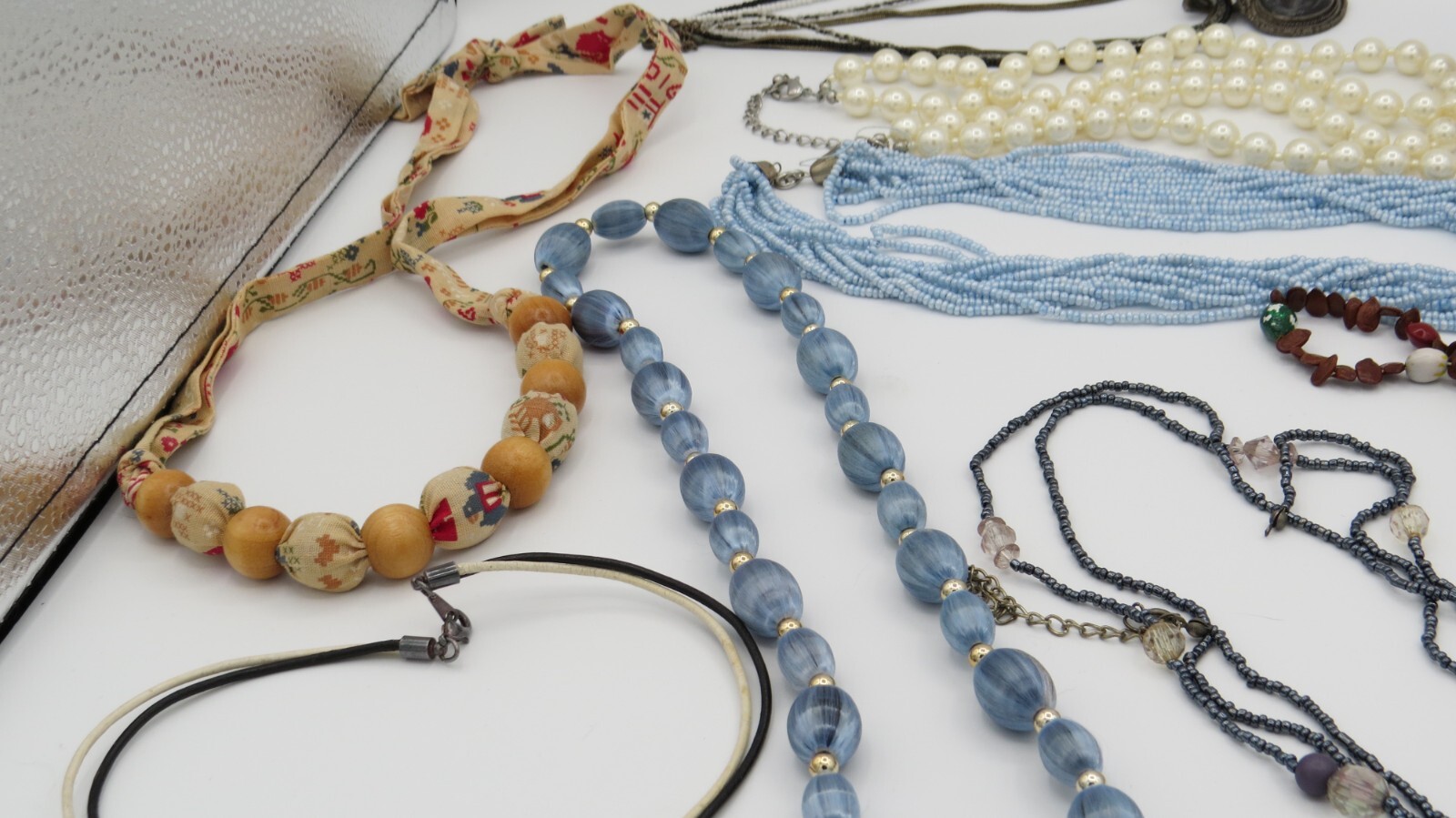 Costume Jewelry Lot 16 Necklaces 13 Bracelets 9 Earrings 6 Pins/Pendan Resale #5