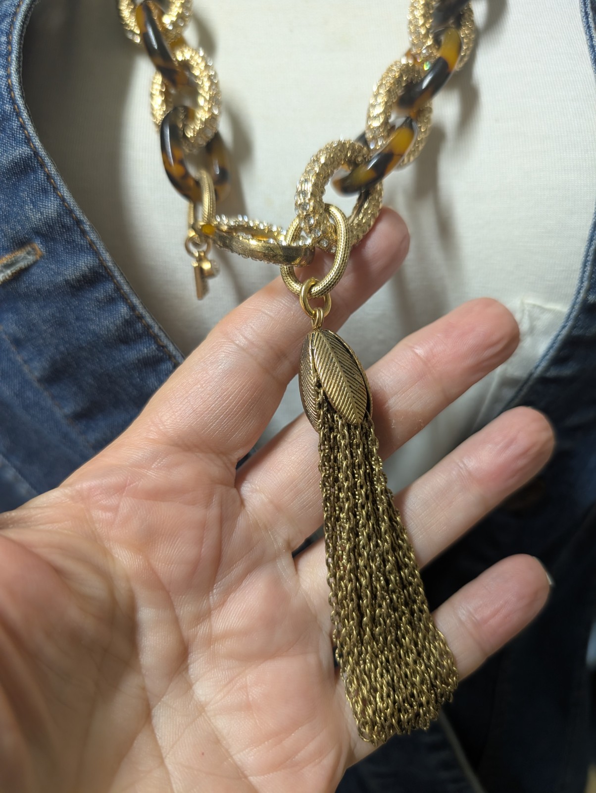 John Wind Chunky Rhinestone and Tortoise Link Chain Necklace Gold Tone