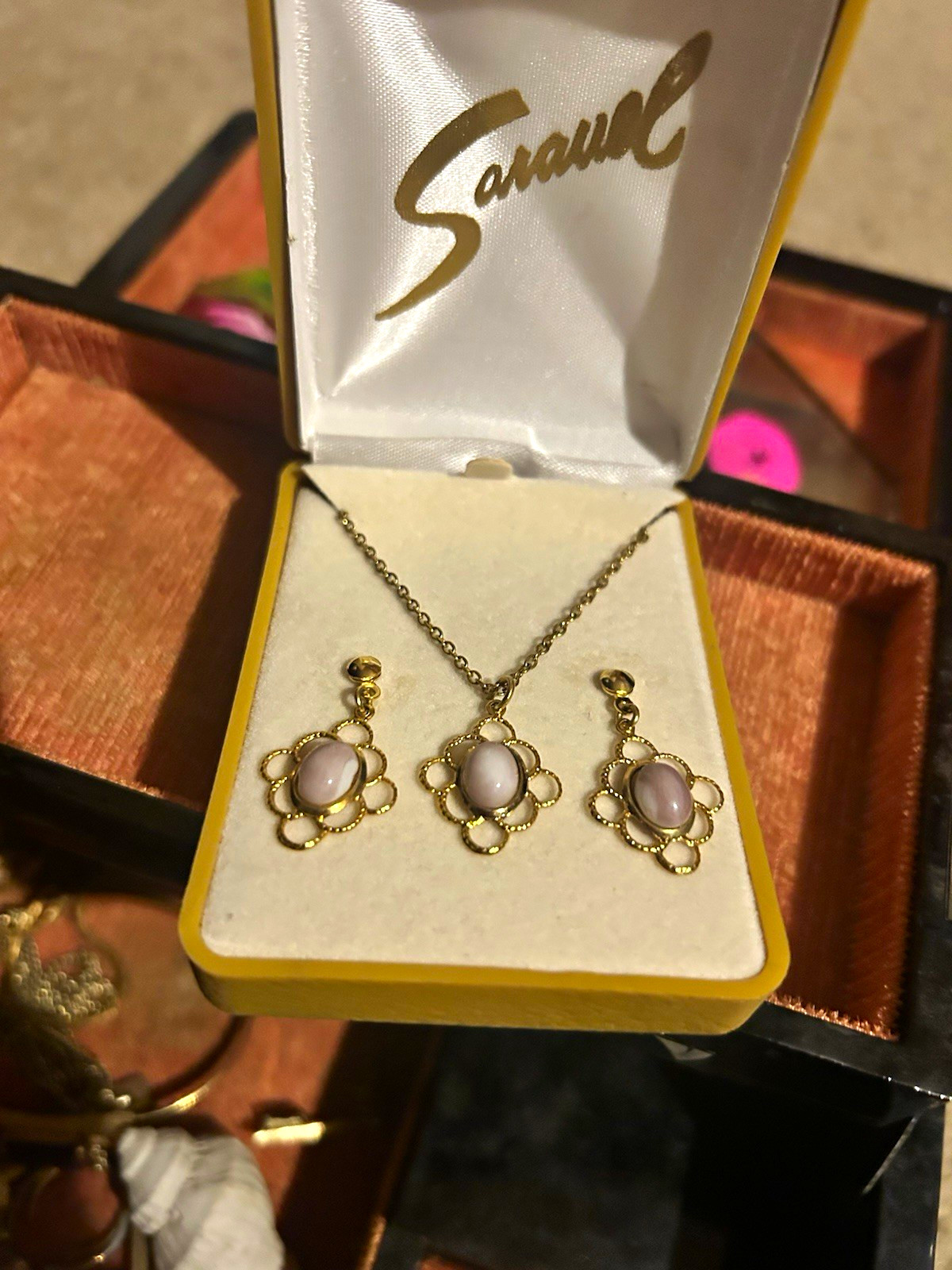 Sarah C Signed Gold Tone Oval Cabochon Necklace Pendant & Earrings Set vintage