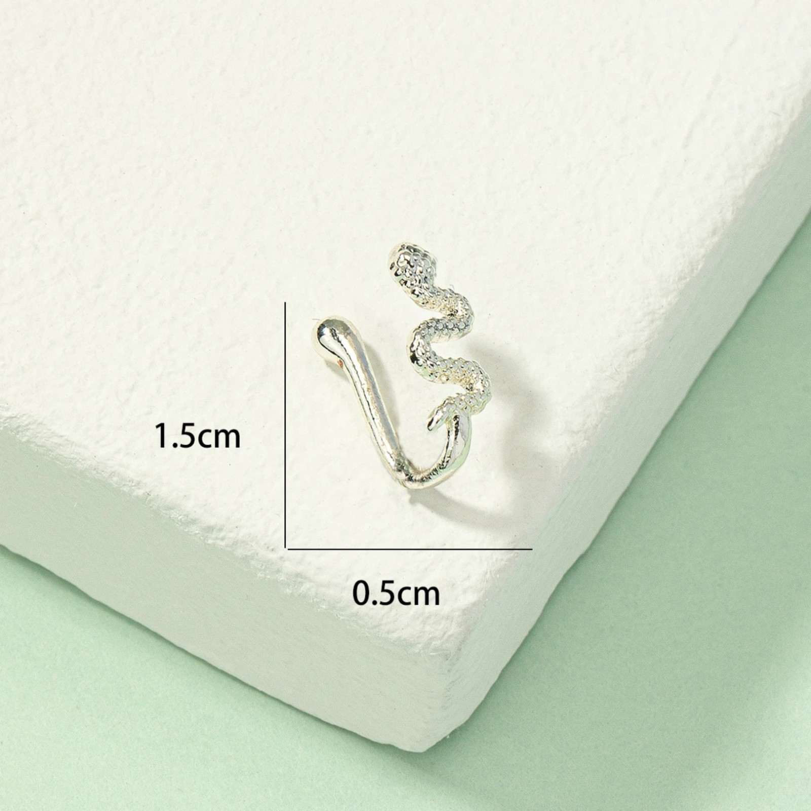 1Pc Snake Nose Cuff Non Piercing Nose Rings Fake Nose Studs Clip-On Body Jewelry