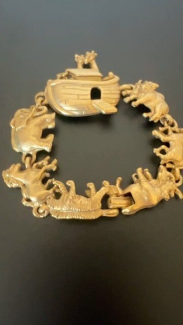 AJC Vintage Noah’s Ark Bracelet Brushed Gold Animals Signed NOS 1980s Noahs 6.5″