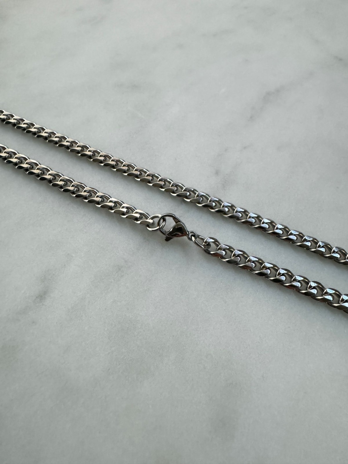 Silver Nike Necklace – Nike Swoosh Circle Pendant – 5mm Cuban – 22″ Chain Y2K