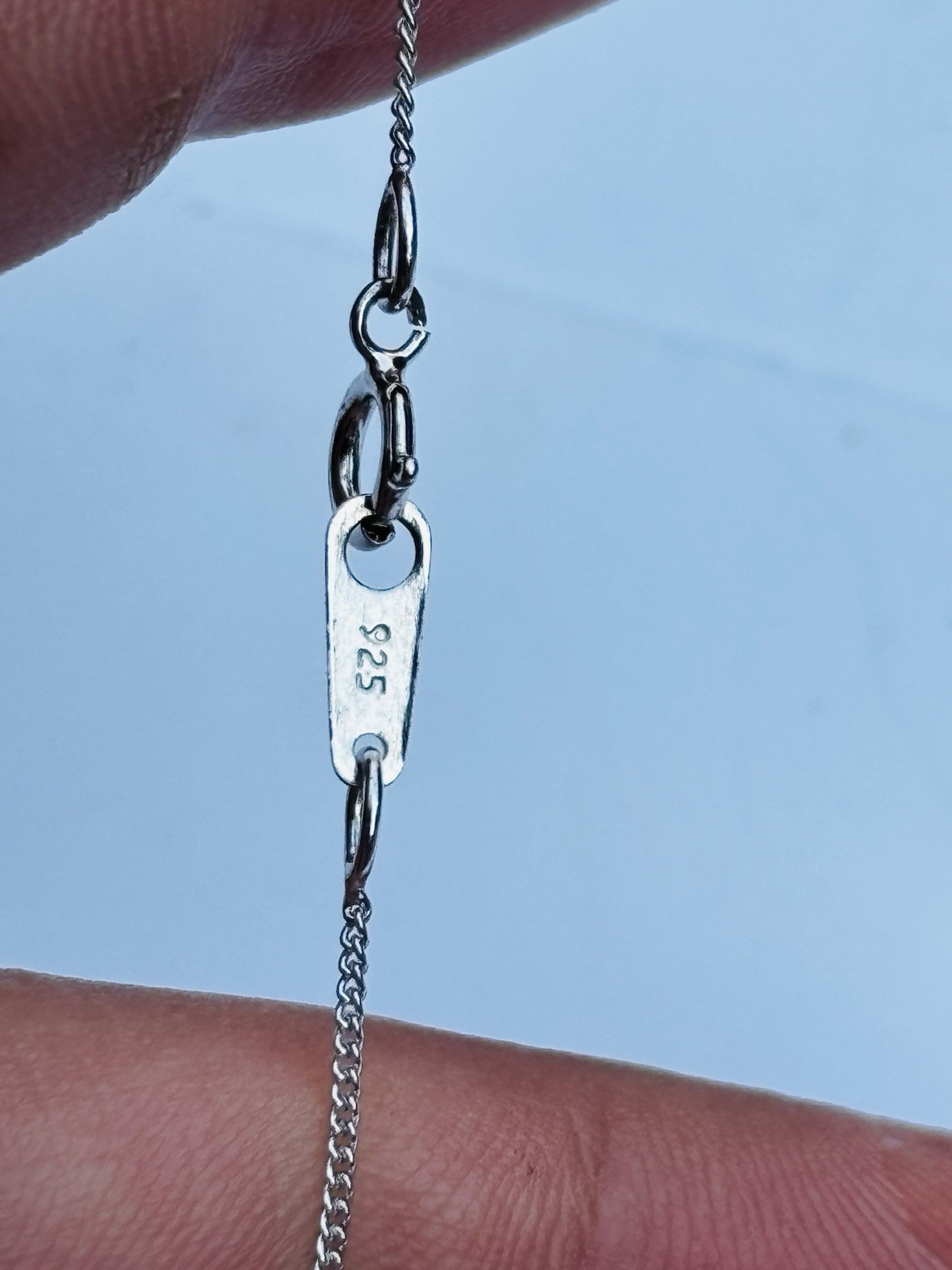 Silver and moonstone pendant with 18 inches chain never worn