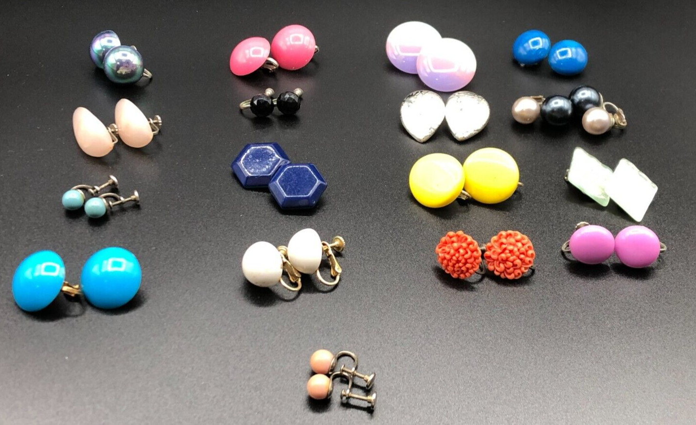 Vtg Lot 17 Pair Plastic Clip, Screw Back & Pierced Earrings Colorful Retro Fun