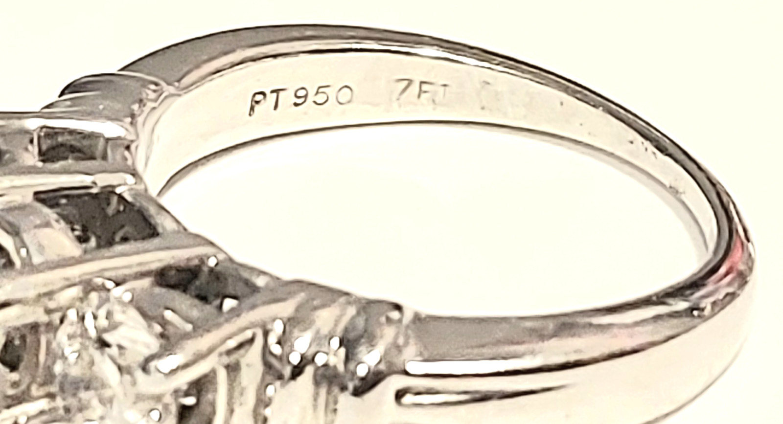 Platinum PT950 3 Stone Diamond Ring Approx 1.50 CTW Natural Diamonds Size 5.5