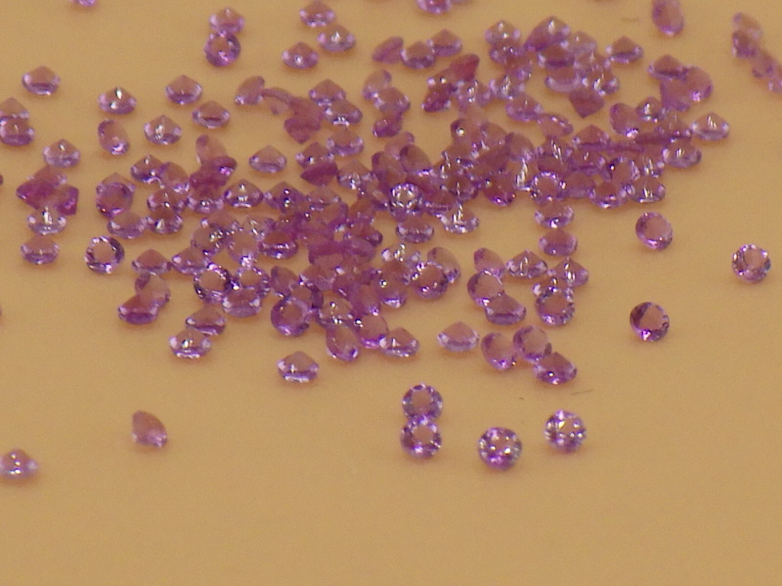 0.9mm Purple Amethyst lab-grown round loose gemstone – Lots of 10