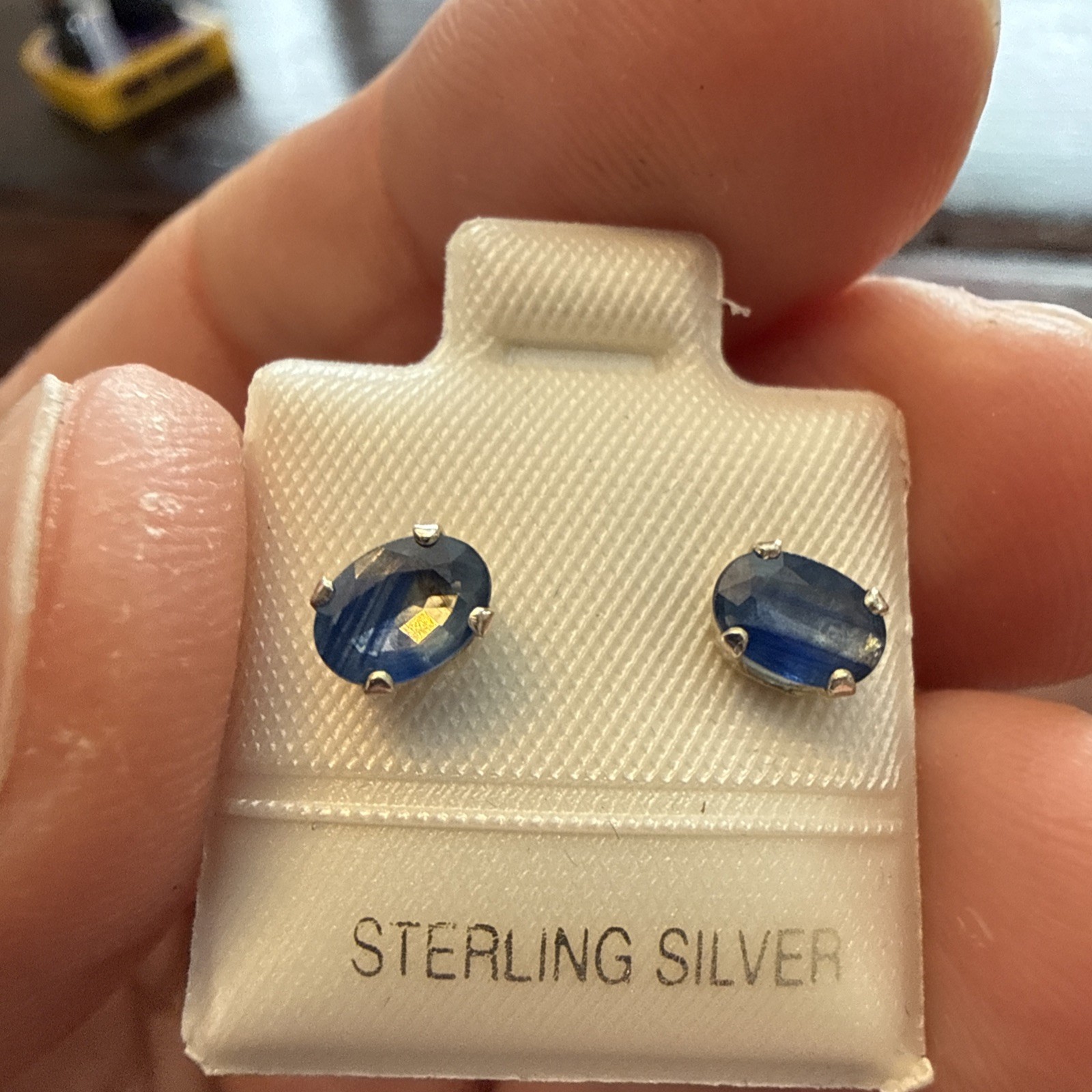 Genuine Sapphire Oval Basket set Stud Earrings in Sterling Silver Canada 6×4 E20