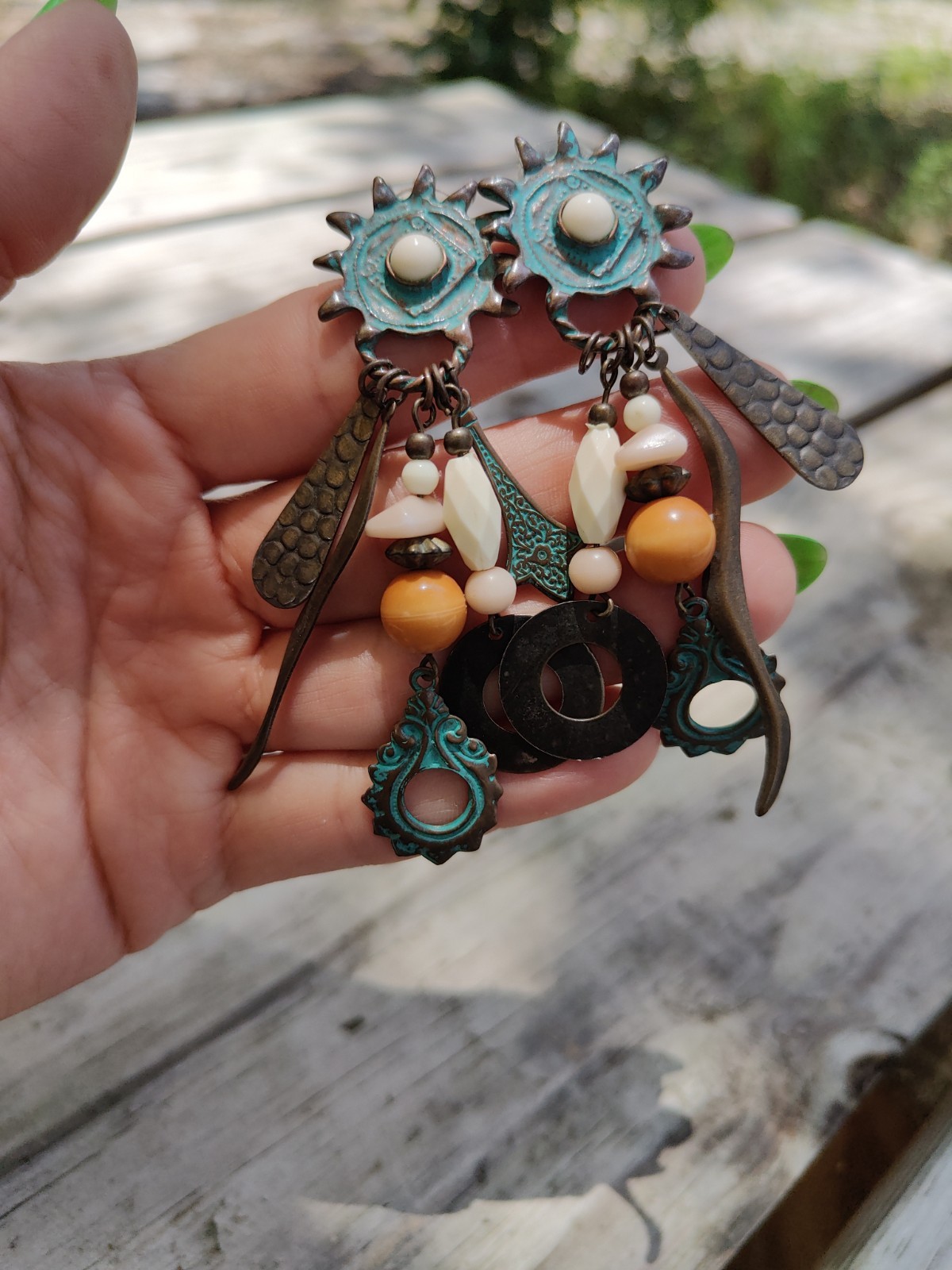 Vintage 90’s Boho Southwestern Dangle Post Charm Earrings Sun Bronze Beads