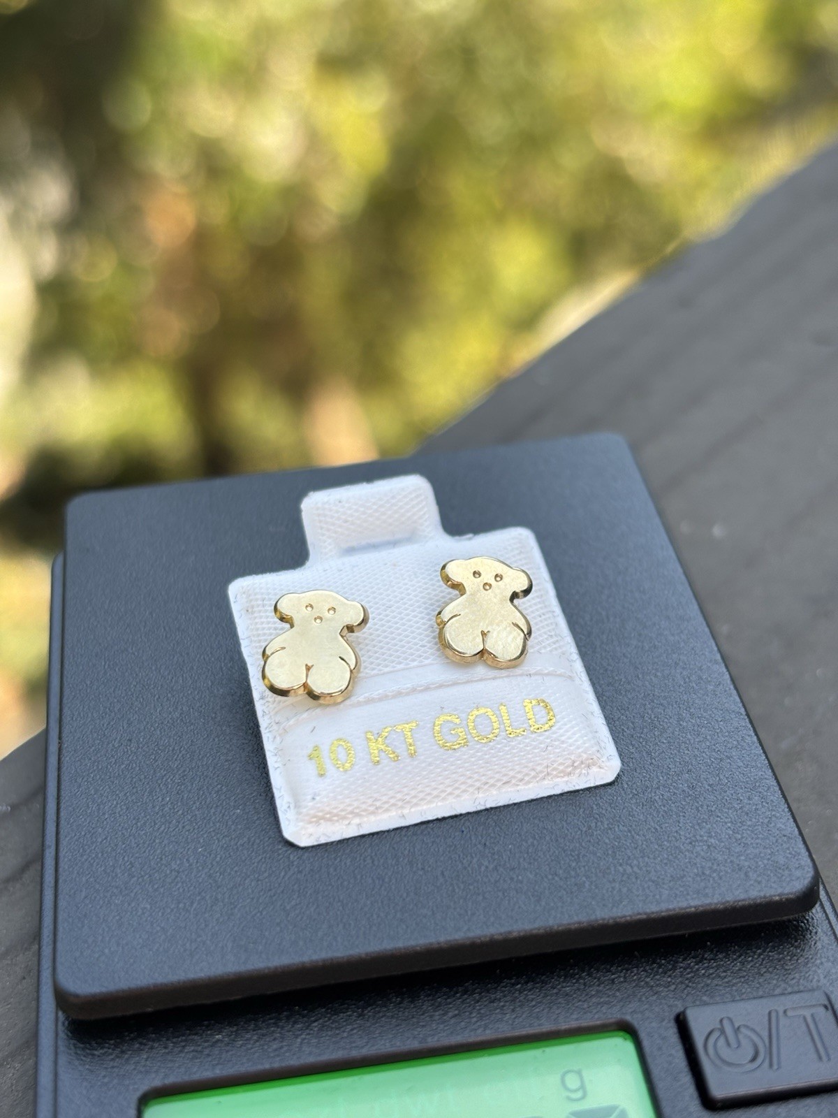 10K Yellow Gold Teddy Bear Stud Earrings No Stone lobe