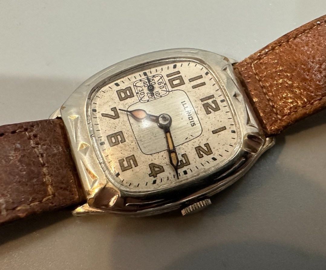Vintage Illinois Men’s 14k gold filled 17 jewels Wristwatch 1920s, 28mm by 38mm