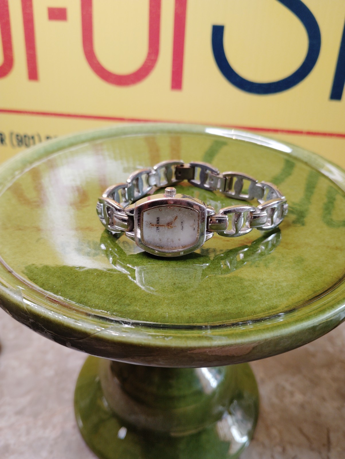 Vintage Women’s Silver-Tone Wristwatch Rumours Brand