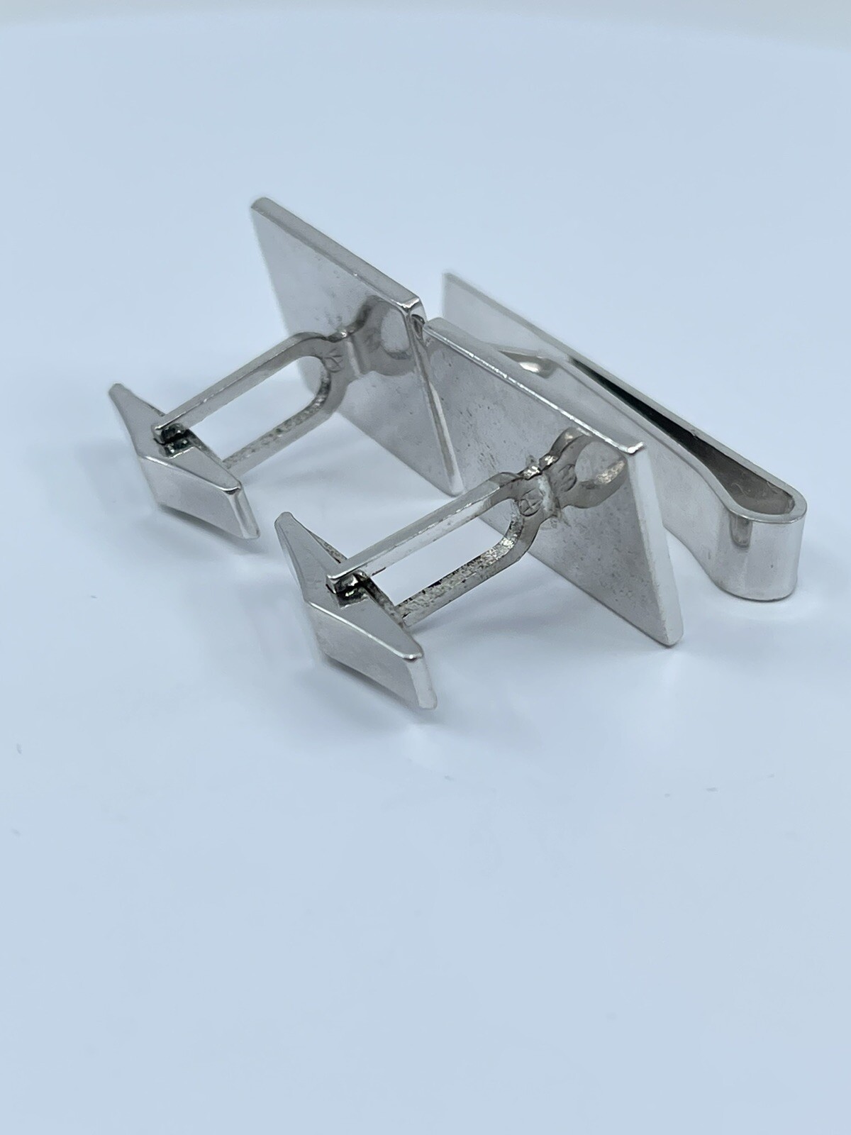 Arthur Anderson Monogram ABS cufflinks and tie clip set sterling 7/8″