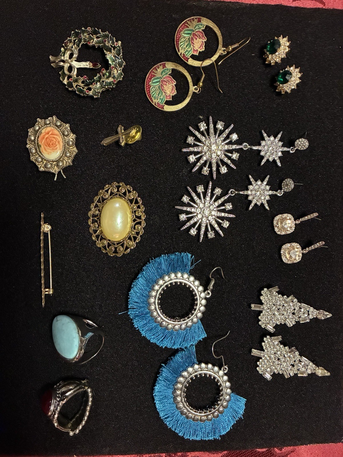 Jewelry Lot Various Costume Jewelry 19pc Total Ear Rings, Brooches And Rings