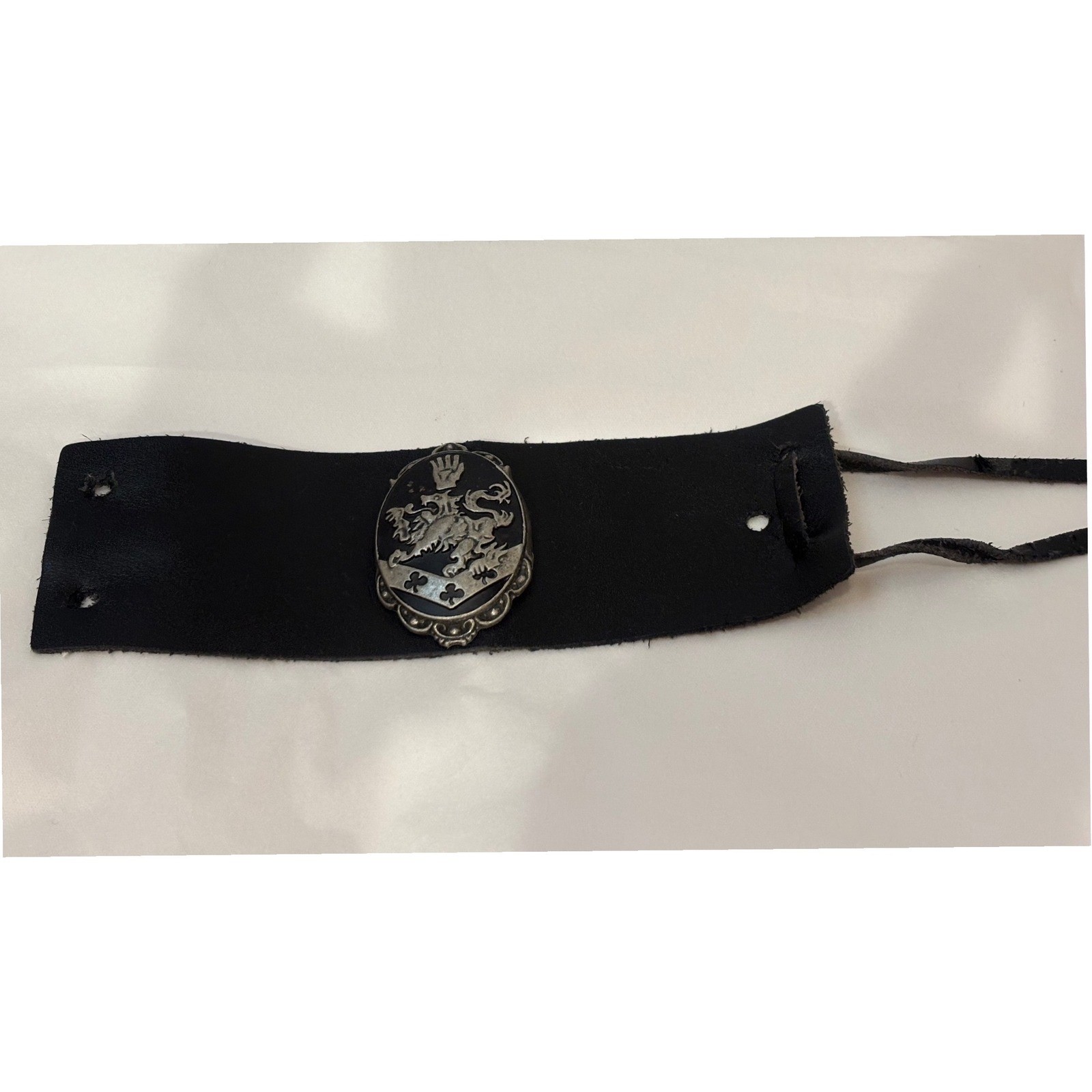 Twilight Saga New Moon Edward Cullen Crest Black Leather Cuff Bracelet Summit