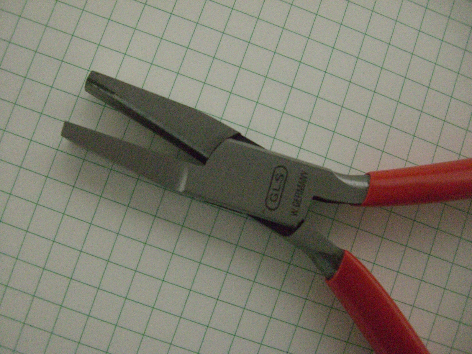 FavoriteUSA FORMING CONCAVE HALF ROUND PLIER 5-1/2″ HIGH QUALITY MADE IN GERMANY