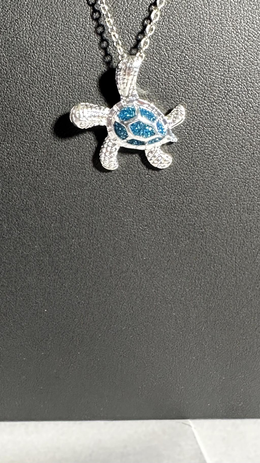 Turtle Necklace on silver chain with 4″ext RS5/59