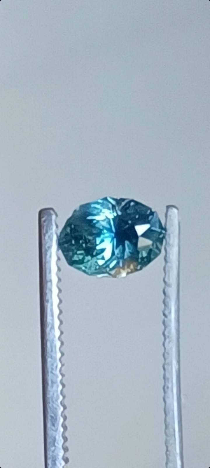 Teal blue/green montana sapphire. USA seller. 0.52 carats , 5.3×4.0mm