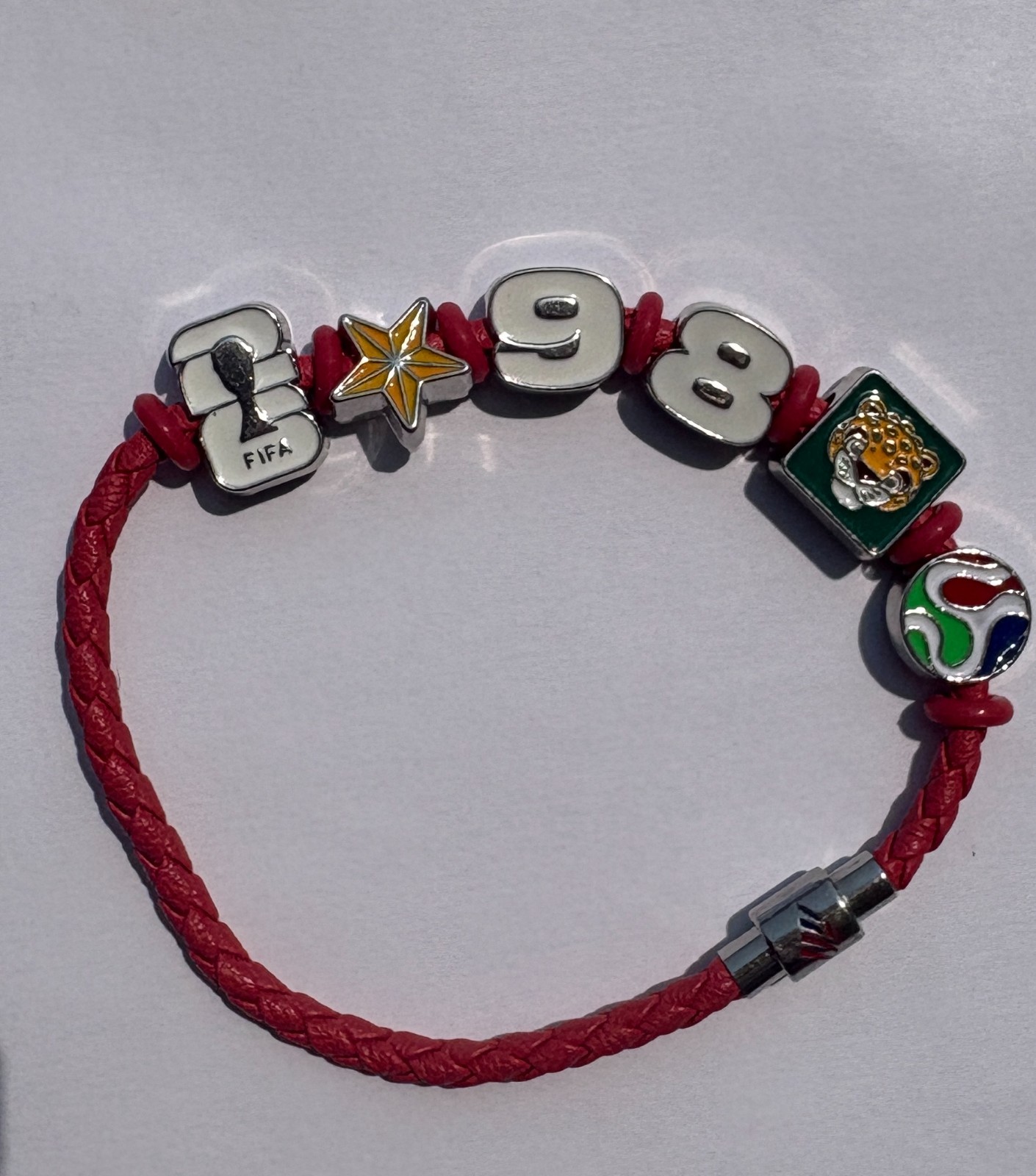 Official FIFA World Cup 2026 BofA Fan Band Red Bracelet Mexico FIFA – size large