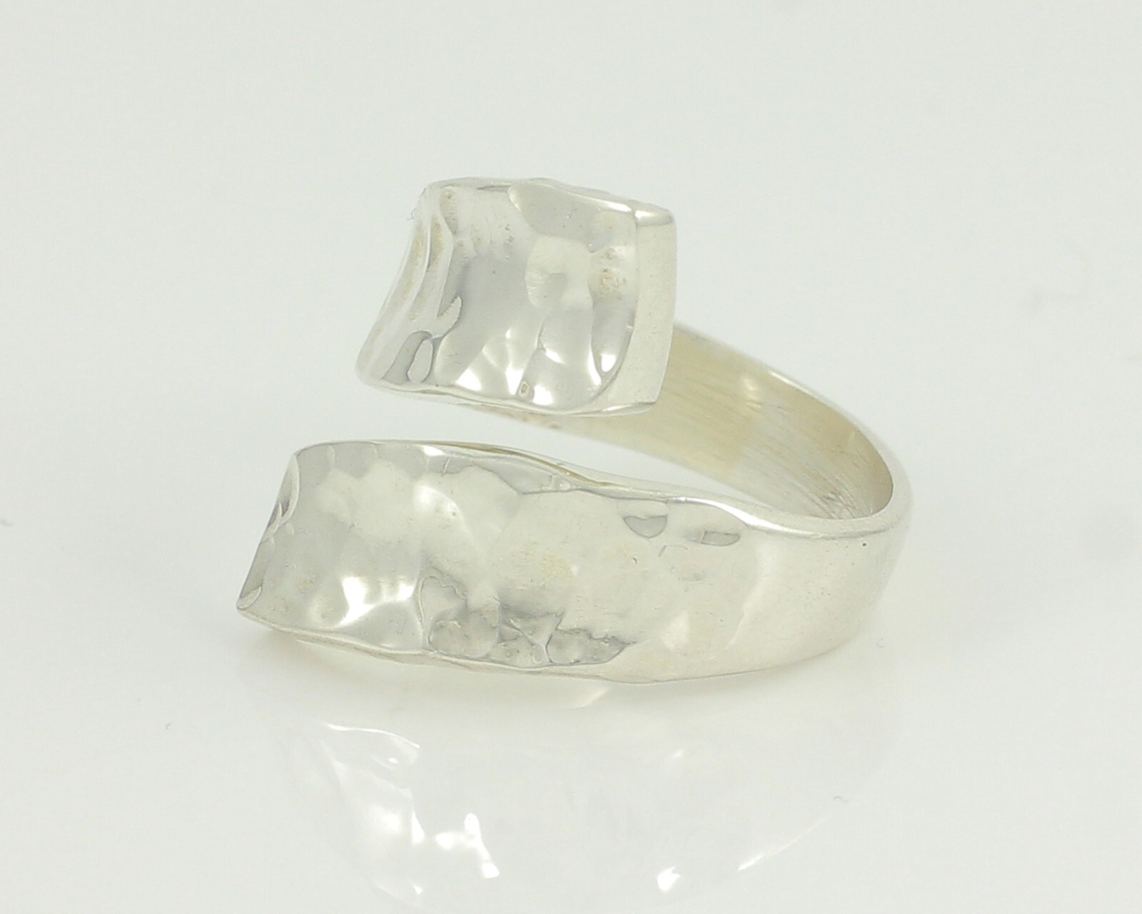 Vintage 925 Sterling Mexican Silver Hammered Bypass Ring 7.7 gram Size 6.5