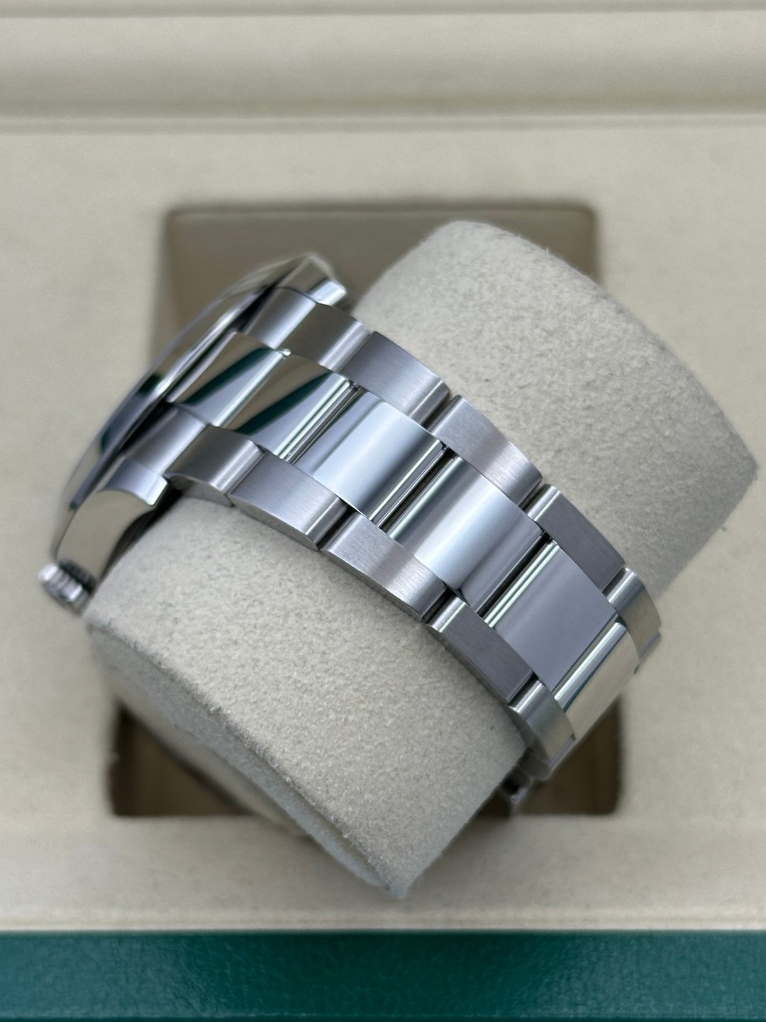 Rolex 126300 mint Green Oyster