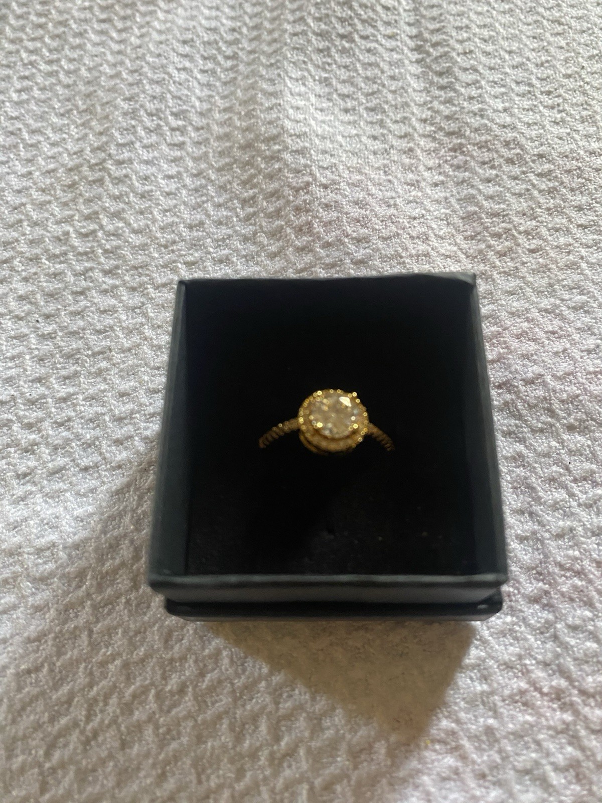 Round Solitaire Moissanite Engagement Ring 18K Gold 1.00ctw