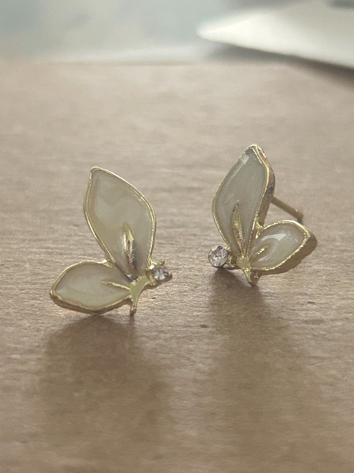 Butterfly Wing Design with Crystals Stud Fashion Earrings Push-Back Closure