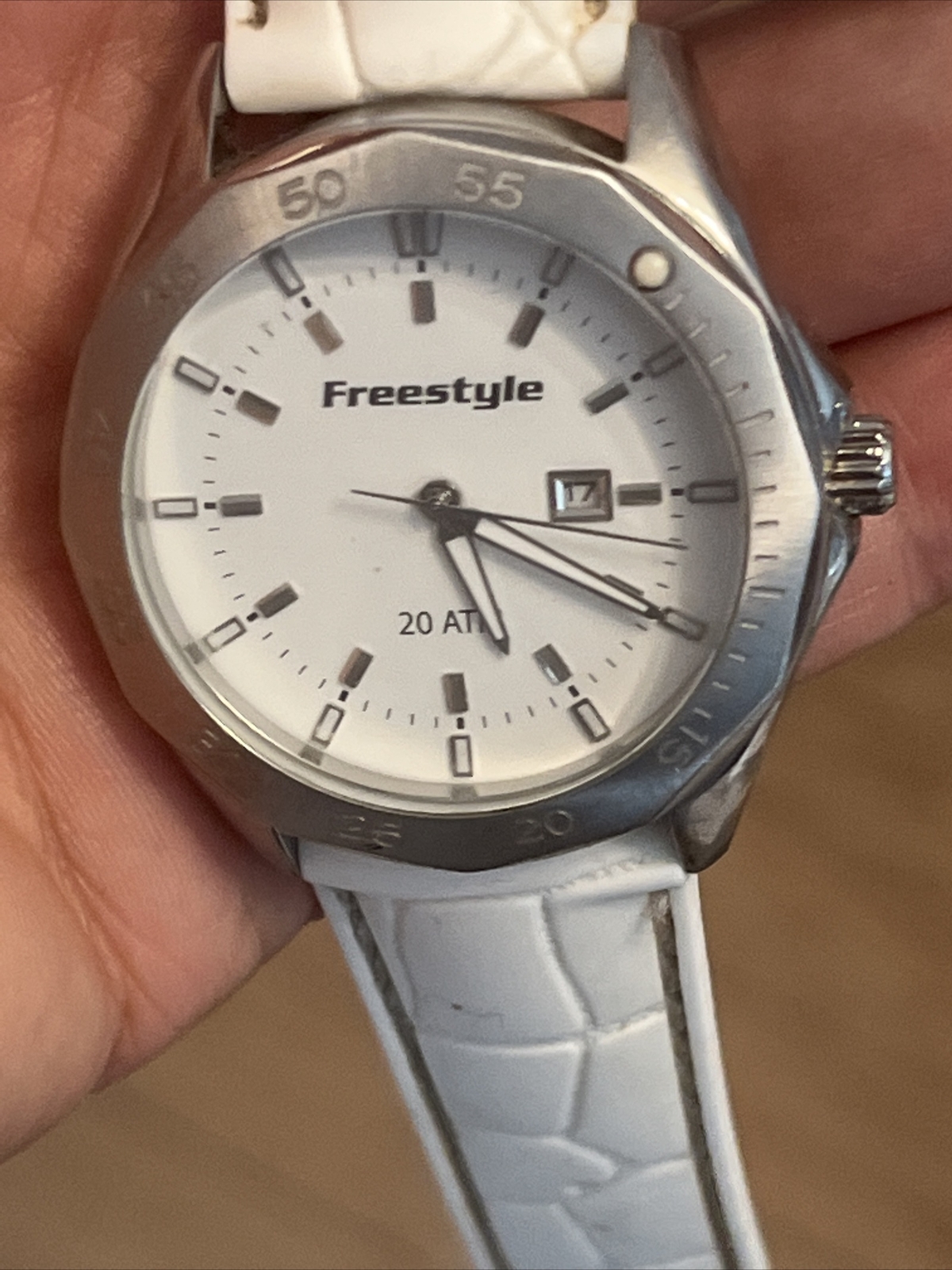 Freestyle Diver watch 200M H20 20ATM A126-12 White dial me’s watch
