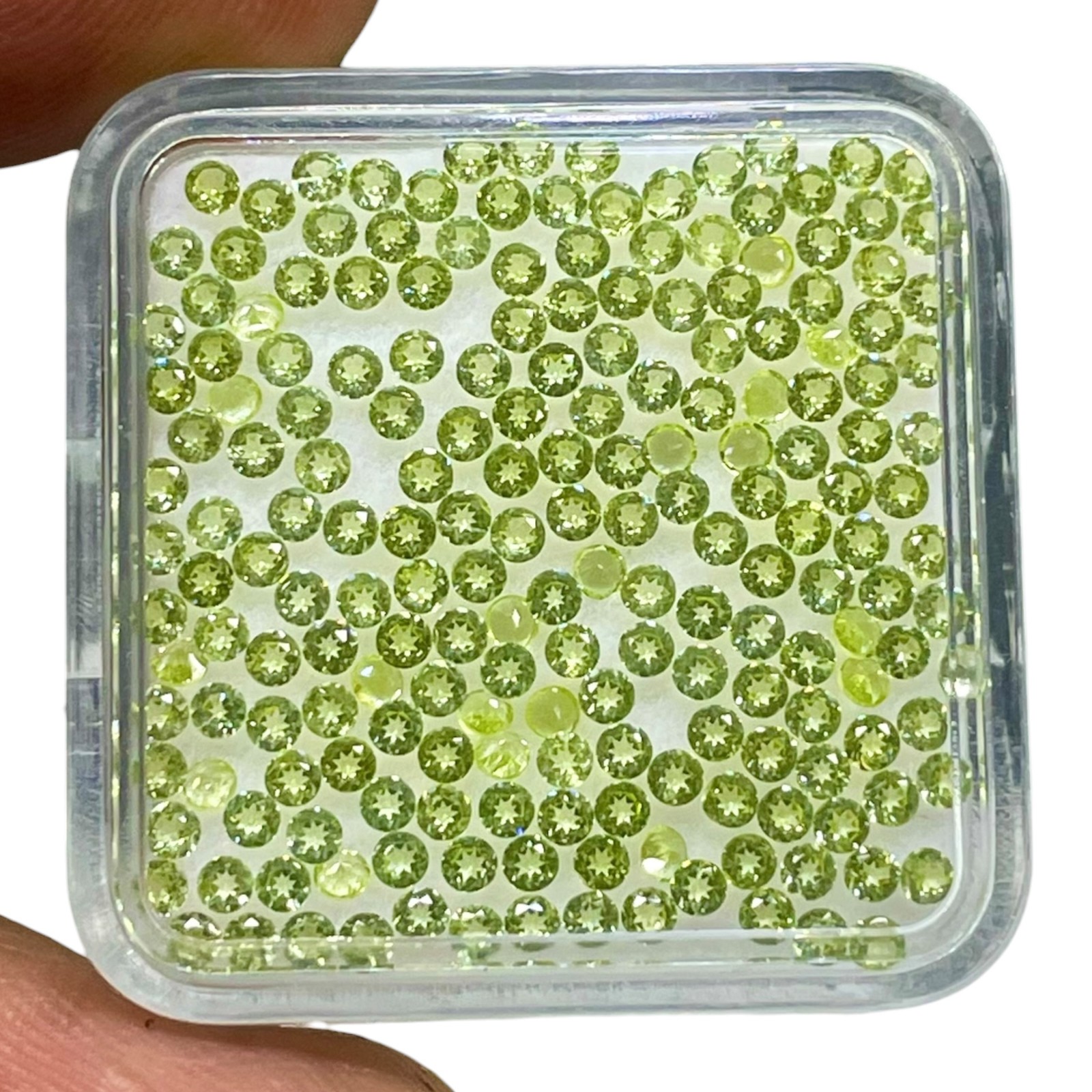 VVS 100 Pcs Natural Peridot 1.8mm Round Brilliant Cut Calibrated Loose Gemstones