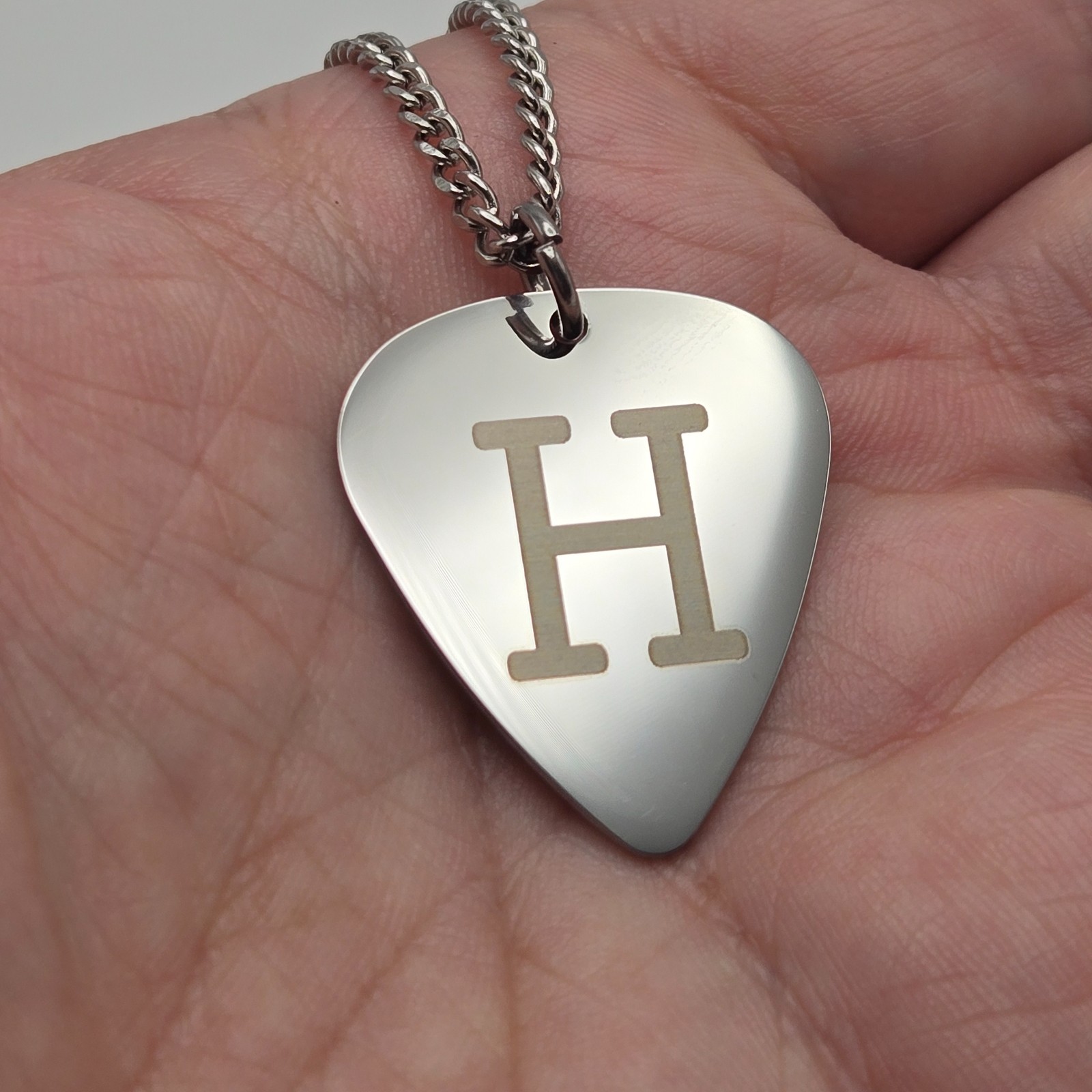 CUSTOM NAME GUITAR PICK CHARM 18″-24″ STAINLESS STEEL CURB CHAIN NECKLACE