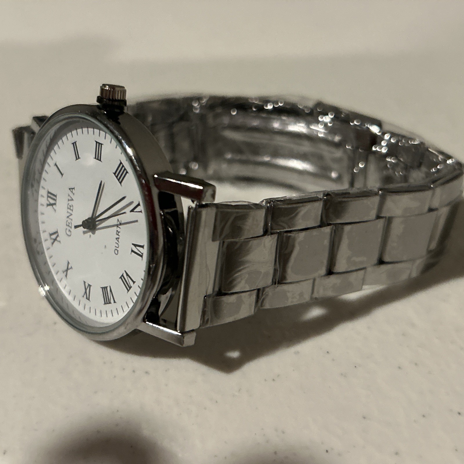 Geneva Wrist Watch Very Light Weight Fresh Battery Free Shipping