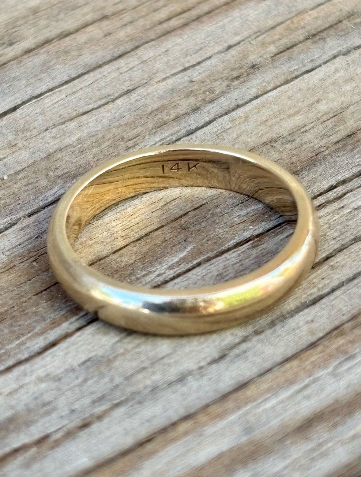 14K Gold Smooth Band Ring Size 7.5