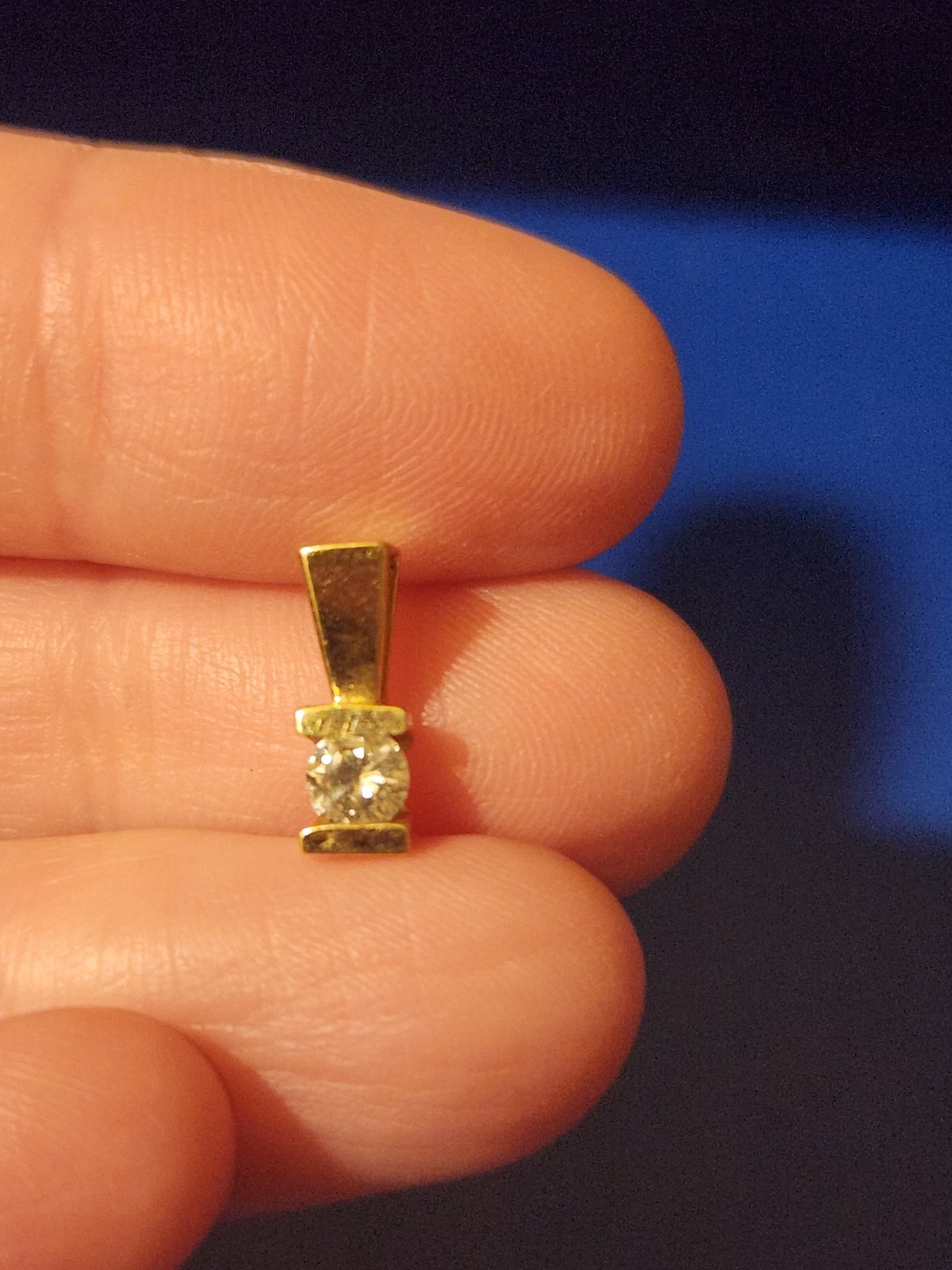 10K Yellow Gold Diamond Charm/Pendant 0.7g