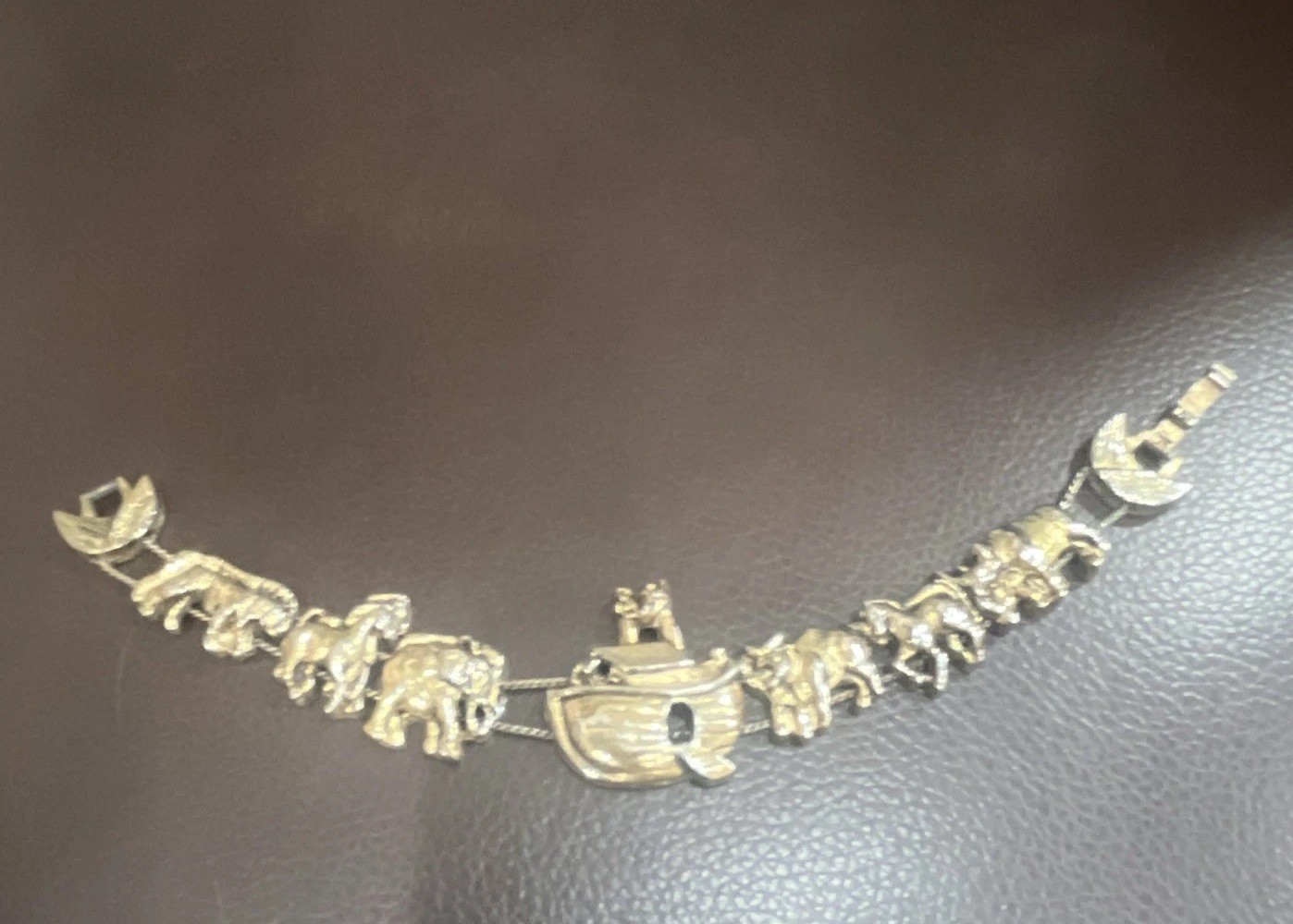 Vintage Yechang Gold Tone Noahs Ark Cable Chain Bracelet with Clasp