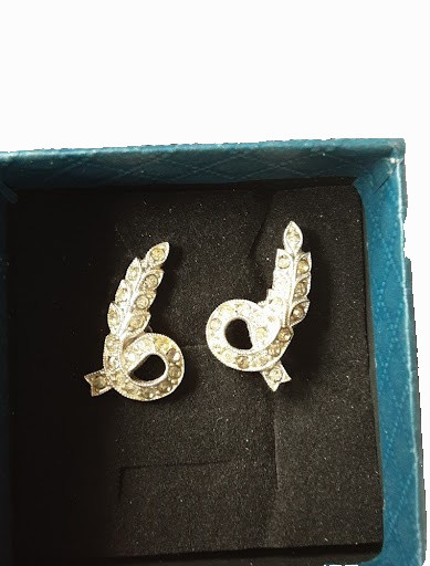 Vintage Art Deco Rhinestone Screwback earrings Mid Century Silver Tone Wings