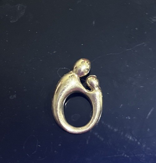14k Gold Mother / Child Pendant. Weighs 2 Grams