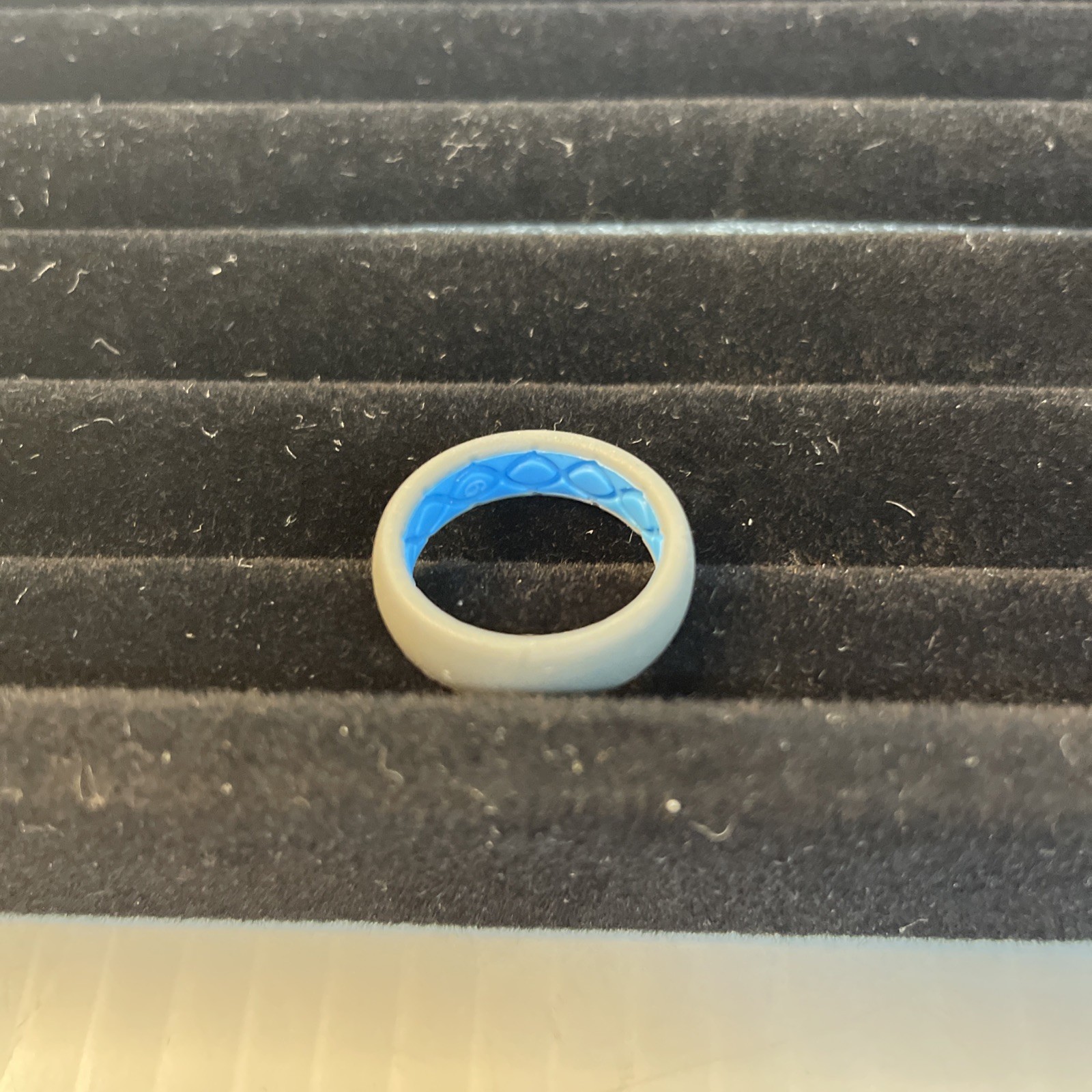 GROOVE LIFE RING SIZE 5 – SILICONE BAND RING – NEW With Box